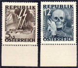 Briefmarken

Ausland

Österreich

Blitz und Maske 1946, zwei Werte in postfrischer Luxuserhaltung, unsigniert, der Unterrand ungefaltet. Mi. 2.6...