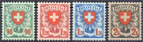 Briefmarken

Ausland

Schweiz

90 C. - 2 Fr. Wappenschild 1924, kompletter Satz in postfrischer Luxuserhaltung, geriffelter Gummi ,,z". Mi. 400,...