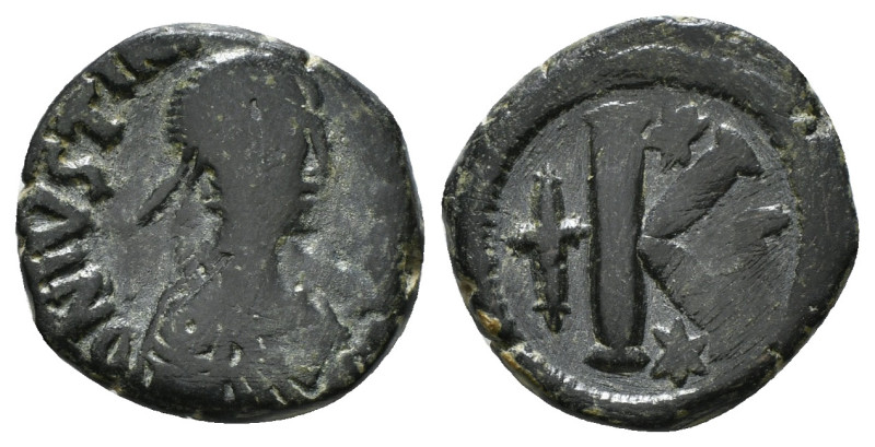 JUSTINIAN I (527-565). Half Follis. Constantinople.
Obv: D N IVSTINIANVS PP AVG....