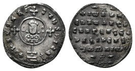 JOHN I ZIMISCES (969-976). Miliaresion. Constantinople.
Obv: + IҺSЧS XRISTЧS ҺICA (star).
Cross crosslet set on globus above two steps; in central med...