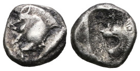 MYSIA, Kyzikos. Circa 450-400 BC. AR Obol. Forepart of boar left; to right, tunny upward / Head of roaring lion left within incuse square.
Weight 1,37...