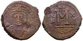 Maurice Tiberius. 582-602. AE follis
Weight 10,94 gr - Diameter 25 mm.