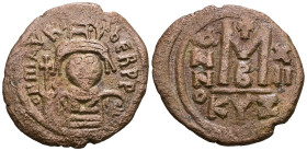Maurice Tiberius. 582-602. AE follis
Weight 10,00 gr - Diameter 29 mm.