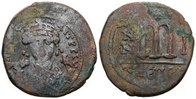 Tiberius II Constantine, AD 578-582. AE, Follis.
Weight 11,75 gr - Diameter 29 mm.