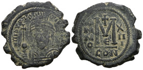Maurice Tiberius. 582-602. AE follis
Weight 11,61 gr - Diameter 27 mm.