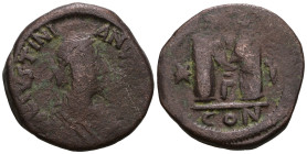 Justinian I. 527-565. Æ Follis.
Weight 16,26 gr - Diameter 29 mm.