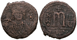 Mauricius Tiberius. Follis. 597-598 AD.
Weight 10,70 gr - Diameter 28 mm.