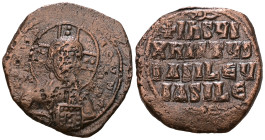 BYZANTINE EMPIRE. Temp. Constantine VIII-Basil II. Circa 1020-1028. Æ follis (anonymous).
Weight 9,90 gr - Diameter 28 mm.