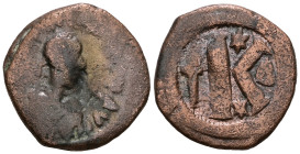 Byzantine uncertain, Bronze AE Half Follis.
Weight 7,83 gr - Diameter 23 mm.