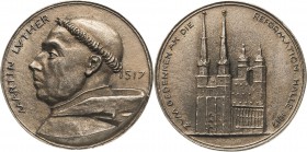 Eisengußmedaillen Orte
Halle (Saale) Eisengußmedaille 1917 (G. Weidanz) 400 Jahre Reformation. Brustbild von Martin Luther nach links / Ansicht der M...