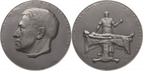 Eisengußmedaillen Personen
Bauer, Karl Heinrich 1890-1978 Eisengußmedaille 1940 (Theodor von Gosen) Auf seinen 50. Geburtstag. Kopf nach links / Arzt...
