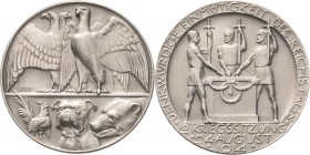 Erster Weltkrieg
 Silbermedaille 1914 (Lauer) Kriegssitzung im Reichstag. Drei Adler auf der Wacht, im Abschnitt Hahn (Frankreich), Bulldogge (Englan...