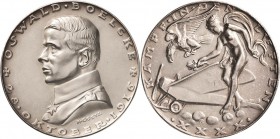 Luft- und Raumfahrt
 Silbermedaille 1916 (Karl Goetz) Auf den Tod von Oswald Boelke. Brustbild nach links / Unbekleidete Frau legt Blumen auf das abs...