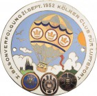 Luft- und Raumfahrt
 Einseitig emaillierte Bronzeplakette 1952 (unsigniert) I. Ballonverfolgung Kölner Club für Luftsport. Großer Freiballon über sti...