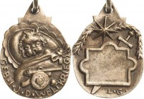 Medailleur Gies, Ludwig 1887-1966
 Versilberte Bronzegußmedaille o.J. "Geboren im Jahre des Weltkrieges". Kleinkind in einem Bettchen, davor altertüm...