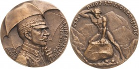 Medailleur Goetz, Karl 1875 - 1950
 Bronzegußmedaille 1916. Auf die Schlachten am Isonzo unter Generalstabschef Luigi Cadorna. Brustbild nach rechts ...