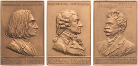 Musik - Personen
Haydn, Franz Joseph 1732-1809 Einseitige Bronzeplakette o.J. (Lauer) Brustbild nach rechts. 55,4 x 37 mm, 32,43 g. Dazu: zwei einsei...