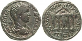 Architektur auf römischen und griechischen Münzen
Caracalla 211-217 Bronze, Nikopolis/Moesia inferior Brustbild mit Lorbeerkranz nach rechts / Viersä...