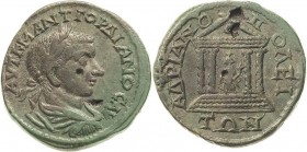 Architektur auf römischen und griechischen Münzen
Gordianus III. 238-244 Bronze, Hadrianopolis/Thracia Brustbild mit Lorbeerkranz nach rechts / Viers...