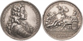 Großbritannien
Anne 1702-1714 Silbermedaille 1704 (G. Hautsch) Auf die Schlacht bei Hochstädt und Blenheim. Geharnischtes Brustbild des Herzogs von M...