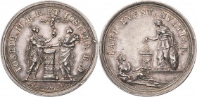 Habsburg
Maria Theresia 1740-1780 Silbermedaille 1765 (J. N. Koernlein) Auf die Hochzeit ihres Sohnes Joseph II. mit Josepha von Bayern. Brautpaar in...