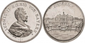 Bayern
Ludwig II. 1864-1886 Silbermedaille o.J. (1886) (Lauer) Schloss Linderhof. Brustbild nach rechts / Ansicht des Schlosses mit dem Becken der Fo...