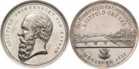 Bayern
Prinzregent Luitpold 1886-1912 Silbermedaille 1888 (Hohe) Einweihung der Luitpoldbrücke in Würzburg. Kopf nach links / Ansicht der Brücke, im ...