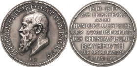 Bayern
Prinzregent Luitpold 1886-1912 Silbermedaille 1910 (A. Hummel/K. Goetz) 100-Jahrfeier der Zugehörigkeit von Bayreuth zu Bayern. Kopf Luitpolds...