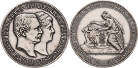 Sachsen-Kurlinie ab 1547 (Albertiner)
Friedrich August III. 1904-1918 Silbermedaille 1893 (M. Barduleck) Geburt des Prinzen Georg am 15. Januar. Brus...