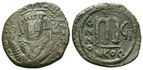 Byzantine Coins. Circa 7th – 12th Century. Reference : Condition: Very Fine

 Weight: 10.8 gr. Diameter: 27.6 mm.