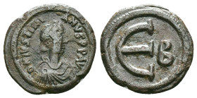 Byzantine Coins. Circa 7th – 12th Century. Reference : Condition: Very Fine

 Weight: 3.51 gr. Diameter: 19.3 mm.