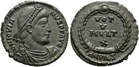 RÖMISCHE KAISERZEIT. Jovianus, 363 - 364 n. Chr. Follis ø 20mm (3.11g). Mzst.Aquileia. Vs.: D N IOVIA-NVS P F AVG, drapierte Panzerbüste mit Perlendia...