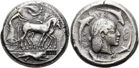 NEUZEITLICHE NACHAHMUNGEN ANTIKER MÜNZEN. GALVANOS. "Dekadrachme" ø 34mm (43.19g). Datierte Replik der sog. Demarateion-Dekadrachme (Syrakus, ca. 465 ...