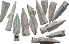 ANCIENT ARROWHEADS Miscellanea. Lot of twelve (12) ancient bronze arrowheads. Various shapes.