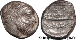 PHOENICIA - ARADOS
Type : Statère 
Date : an 13 = 338/7 AC 
Mint name / Town : Arados, Phénicie 
Metal : silver 
Diameter : 20,5  mm
Orientation dies ...