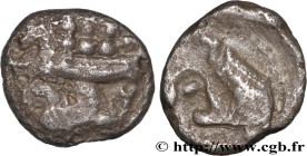 PHOENICIA - BYBLOS 
Type : Quart de shekel 
Date : c. 450-420 AC 
Mint name / Town : Byblos, Phénicie 
Metal : silver 
Diameter : 15,5  mm
Orientation...