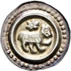 St. Gallen, Münzstätte der Abtei. Ulrich VI. 1204-1220 
Brakteat 1250-1270. Nach rechts schreitender Bär, über dessen Rücken sich eine sechsblättrige...