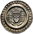 Ulm, königliche Münzstätte. Friedrich II. 1215-1250 
Brakteat 1220-1250. Gekröntes Brustbild zwischen zwei Türmen mit Spitzdächern, der Kopf ist brei...