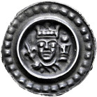Ulm, königliche Münzstätte. Friedrich II. 1215-1250 
Brakteat 1220-1250. Gekröntes Brustbild mit Mantelstück aus schrägen Falten, in der Rechten ein ...