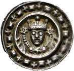 Ulm, königliche Münzstätte. Friedrich II. 1215-1250 
Brakteat um 1235. Gekröntes geflügeltes Brustbild mit einem kleinen Kreuz auf der Brust, beide F...