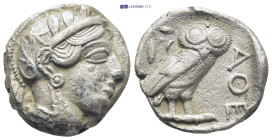 Attica. Athens. Tetradrachm. (23mm, 16.7 g) 454-404 a.C. Anv.: Head of Athena right, wearing crested Attic helmet ornamented with three olive leaves a...