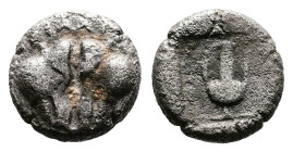 Lesbos, Uncertain, circa 550-480 BC. Billon 1/12 Stater ( 1,17 g.). Confronted heads of boars. Rev. Amphora within incuse square. SNG Copenhagen 297; ...