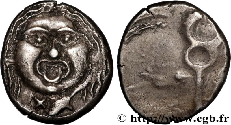 ETRURIA - POPULONIA
Type : Didrachme ou 20 assi 
Date : c. 211-206 AC. 
Mint nam...