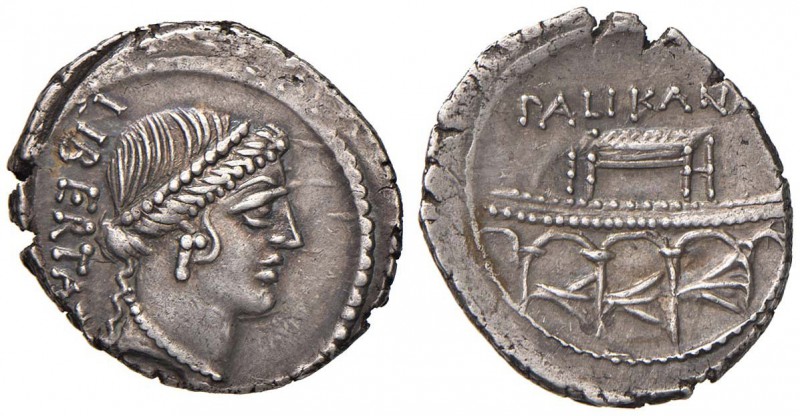 Lollius Palikanus - Denario (45 a.C.) Testa diademata della Libertà a d. - R/ Tr...