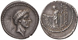 Giulio Cesare - Denario (43 a.C., con L. Flaminius Chilo) Testa laureata a d. - R/ Venere stante a s. con caduceo nella mano d. - Cr. 485/1 AG (g 3,46...