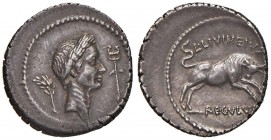 Cesare - Denario (42 a.C., con L. Livineius Regulus) Testa laureata a d. tra ramoscello e caduceo - R/ Toro scalpitante a d. - Cr. 494/24 AG (g 4,12) ...