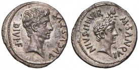 Augusto (27 a.C.-14 d.C.) Denario (circa 17 a.C.) Testa a d. - R/ Testa di Giulio Cesare con stella sopra - RIC 338 AG (g 4,34) RR Esemplare ecceziona...