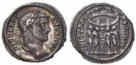 Diocleziano (284-305) Argenteo - Testa laureata a d. - R/ I Tetrarchi sacrificanti - RIC 22 AG (g 2,82) Conservazione eccezionale

FDC