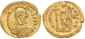 Marciano (450-457) Solido (Costantinopoli) Busto elmato con lancia e scudo di fronte - R/ La Vittoria stante a s. - RIC 510 AU (g 4,43) Colpo al bordo...