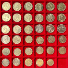 FRANKREICH, Sammlung von 35 Goldmünzen aus dem Zeitraum 1807-1912. Dabei: 20 Francs Napoleon 1807, 1808, 1810, 1811 und 1812. 20 Francs Louis XVIII. 1...